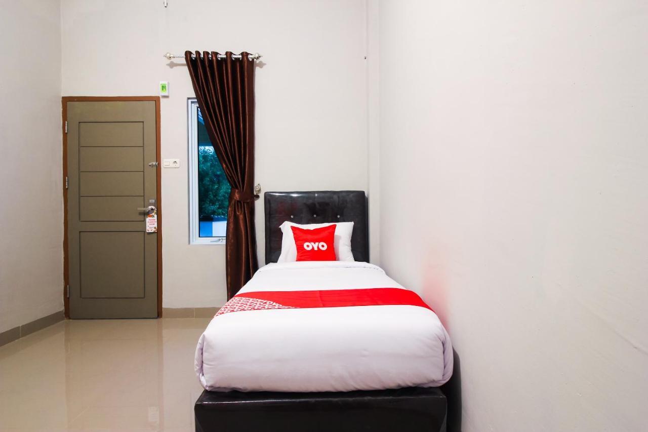 Oyo 1653 Fajar Residence Pekanbaru Exterior foto
